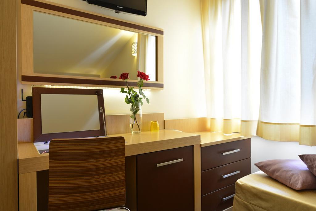 Hotel Rosignano Rosignano Solvay Pokoj fotografie